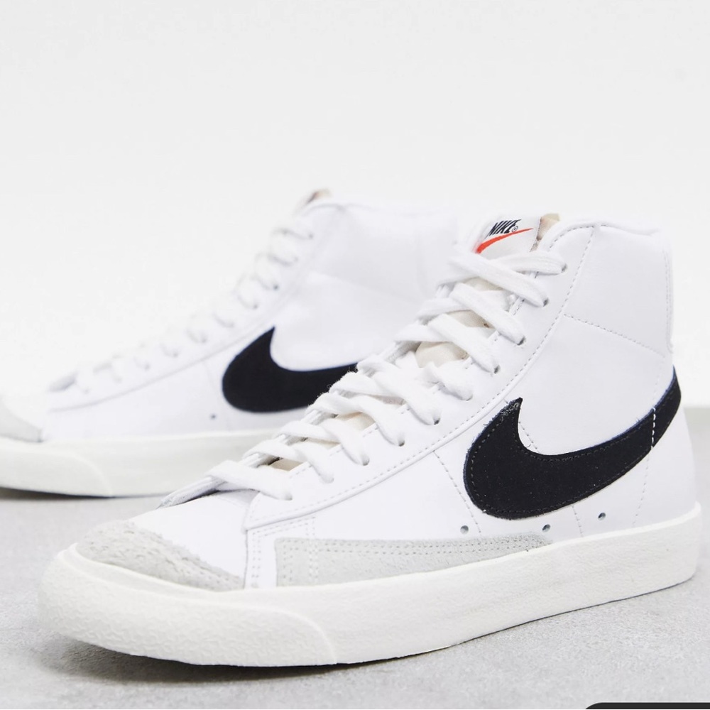 NIKE Mid Blazer 77